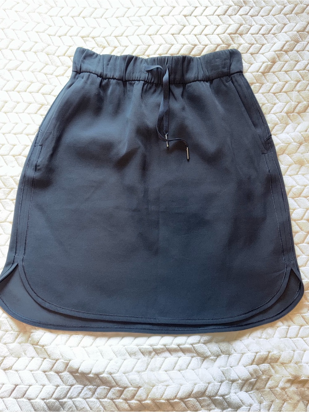 Lululemon On The Fly Skirt Woven Black Size 4